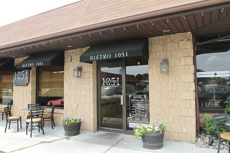 Bistro 1051 Italian Seafood Grill & Sushi Bar - Gallery Photo 3
